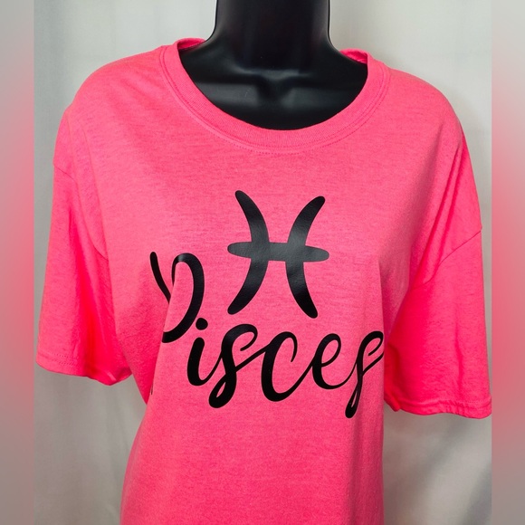 Dani Pisces Zodiac Tee - Picture 13 of 13